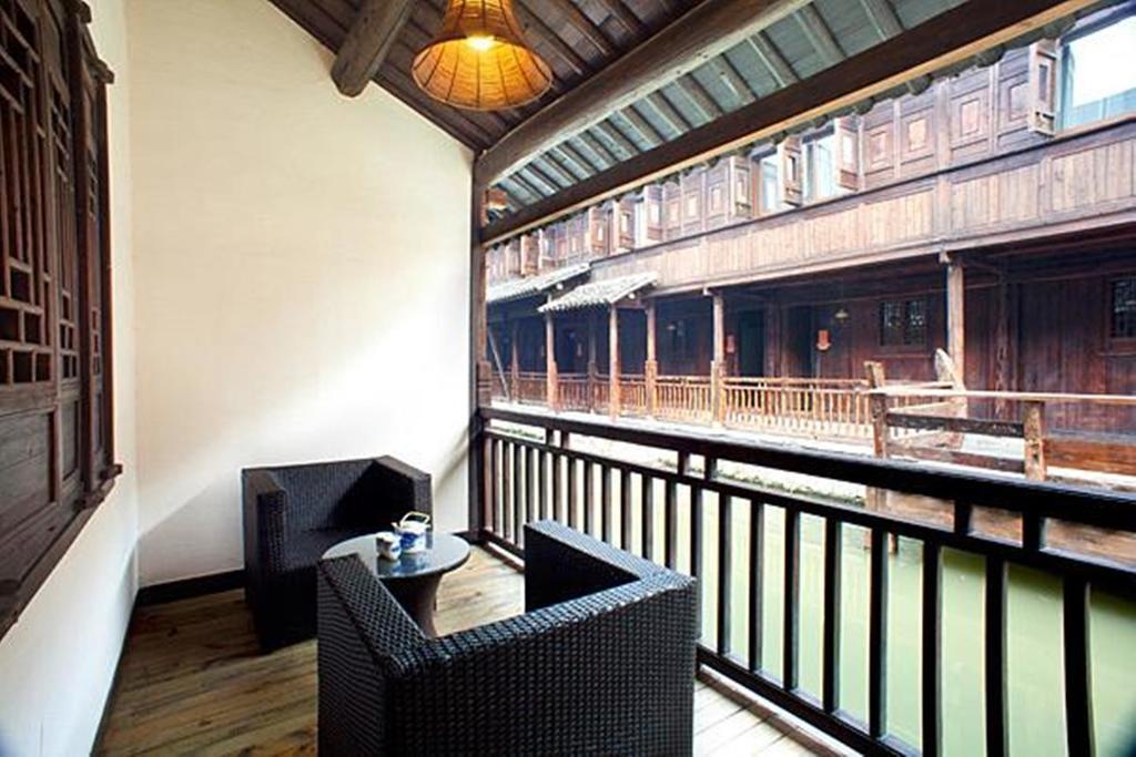 Waterside Resort Tongxiang Exterior photo